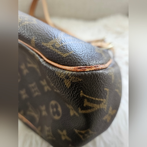 Authentic Louis Vuitton Monogram Batigonolles - Picture 8 of 14